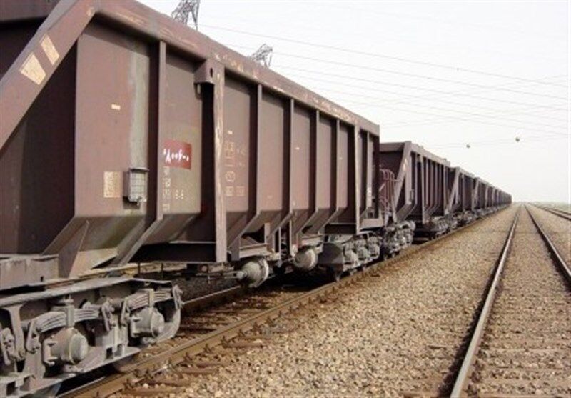 ۲ محموله گندم تولیدی خوزستان برای نخستین بار با قطار به سایر نقاط کشور ارسال شد