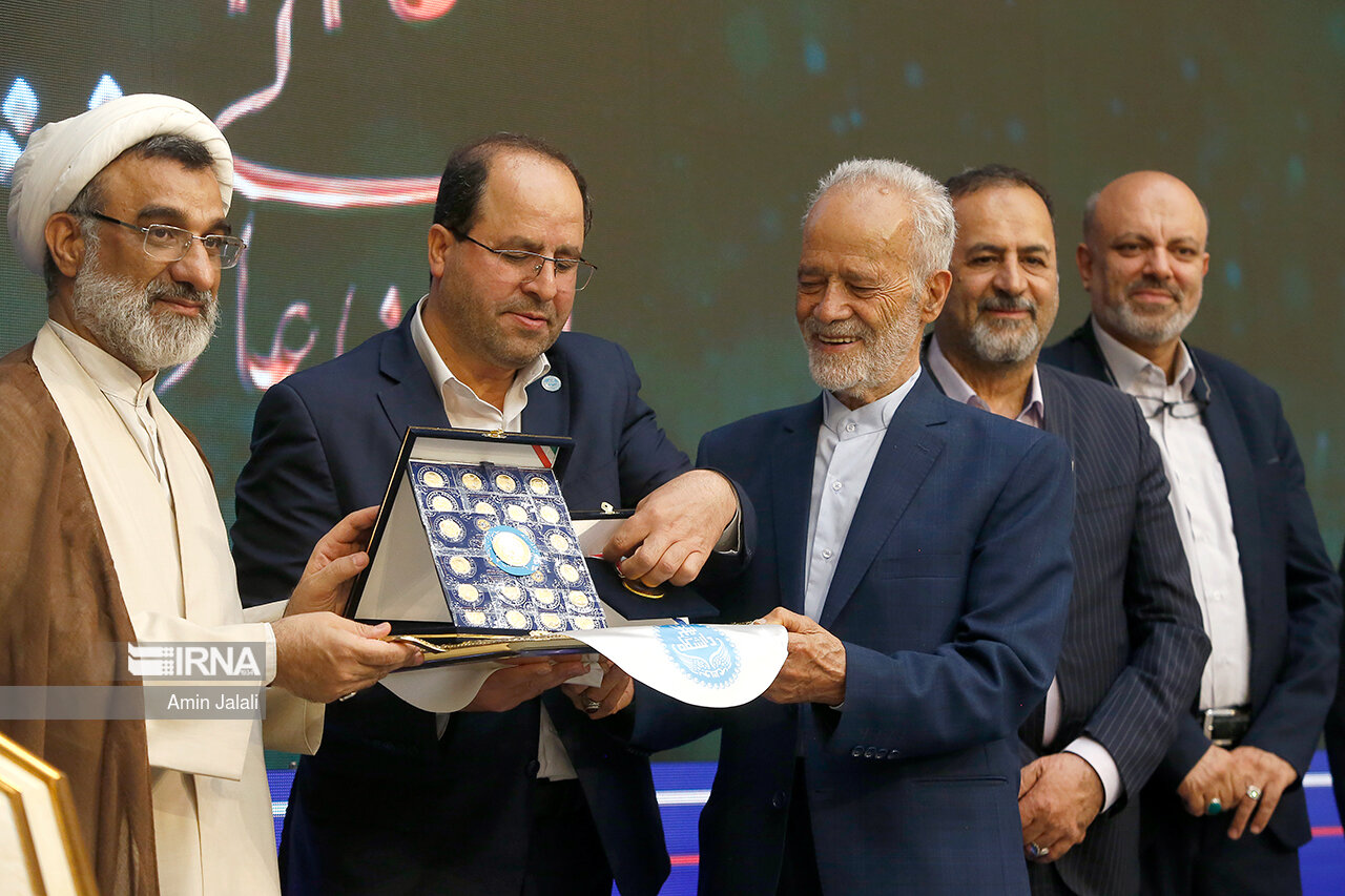 اساتید برگزیده نخستین «نشان عالی دانش» ایران را بشناسیم