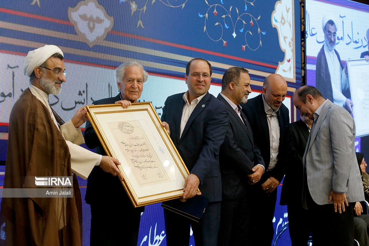 اساتید برگزیده نخستین «نشان عالی دانش» ایران را بشناسیم