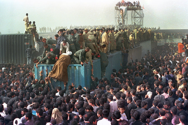 خاطرات ۴ عکاس از بزرگترین تشییع پیکر قرن + آلبوم عکس