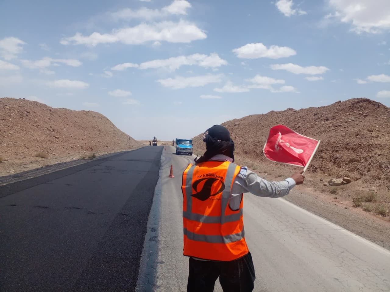 ۳۷ میلیاردریال برای عملیات روکش آسفالت بزرگراه بافق - یزد هزینه شد  