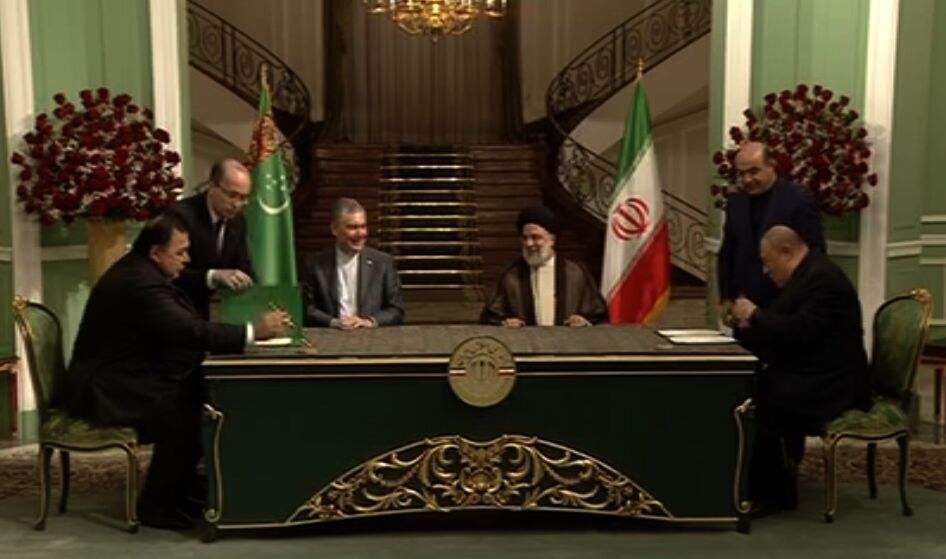 Iran, Turkmenistan ink five cooperation documents