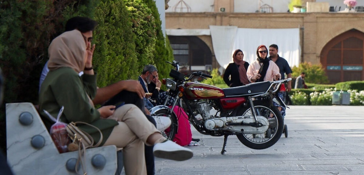 میدان تاریخی امام (ره) اصفهان ، جولانگاه موتورسیکلت‌سواران