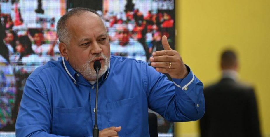 Diosdado Cabello califica a Boric como “el borracho impertinente de la fiesta”