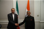 وزرای خارجه ایران و هند با یکدیگر گفت‌وگو کردند