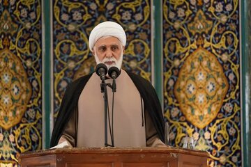 امام جمعه کیش: امریکا از احیای روابط ایران با کشورهای منطقه در هراس است
