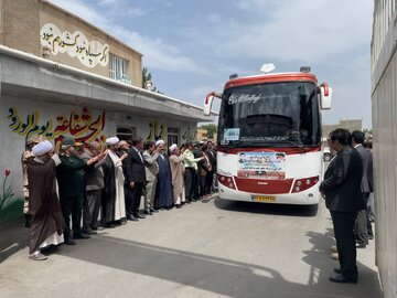 ۴۰۰ زائر از شهرستان خوی عازم مرقد امام راحل شدند