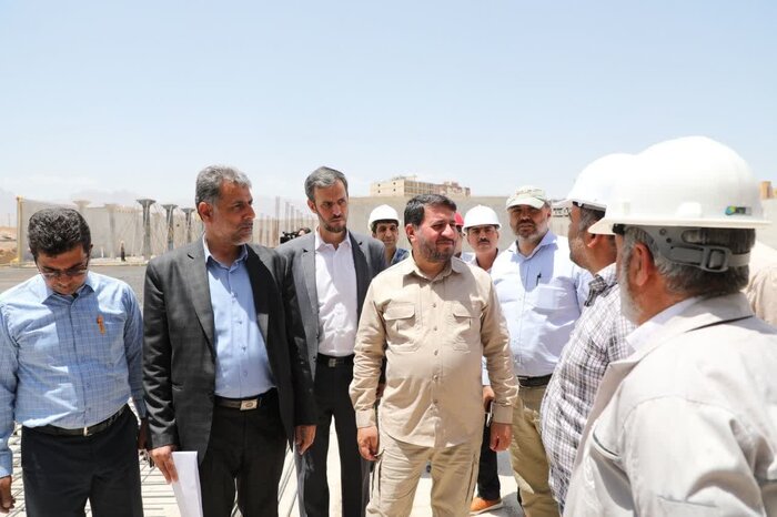 استاندار از ۲ مخزن ذخیره آب و یک طرح شهری یزد بازدید کرد