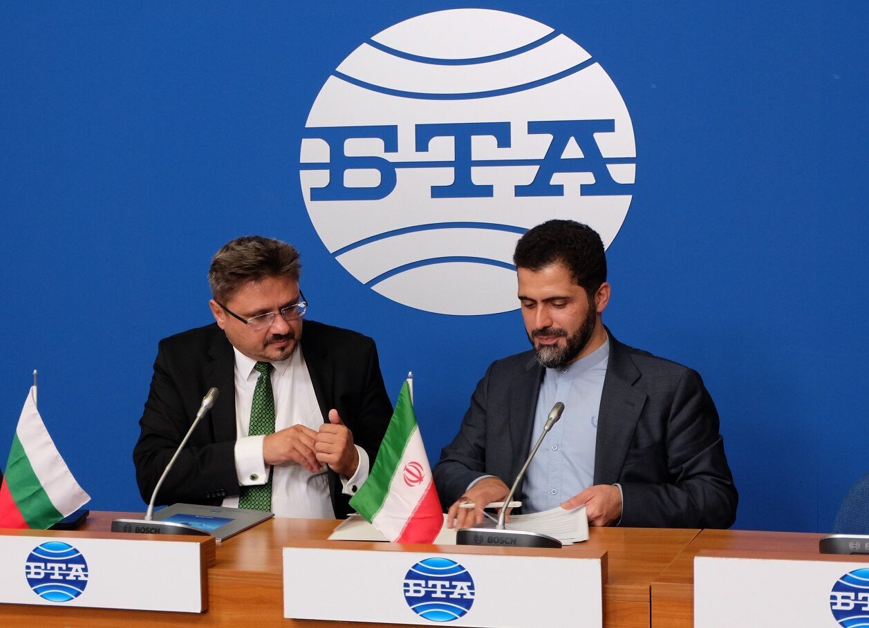 IRNA firma acuerdos de cooperación con BTA de Bulgaria