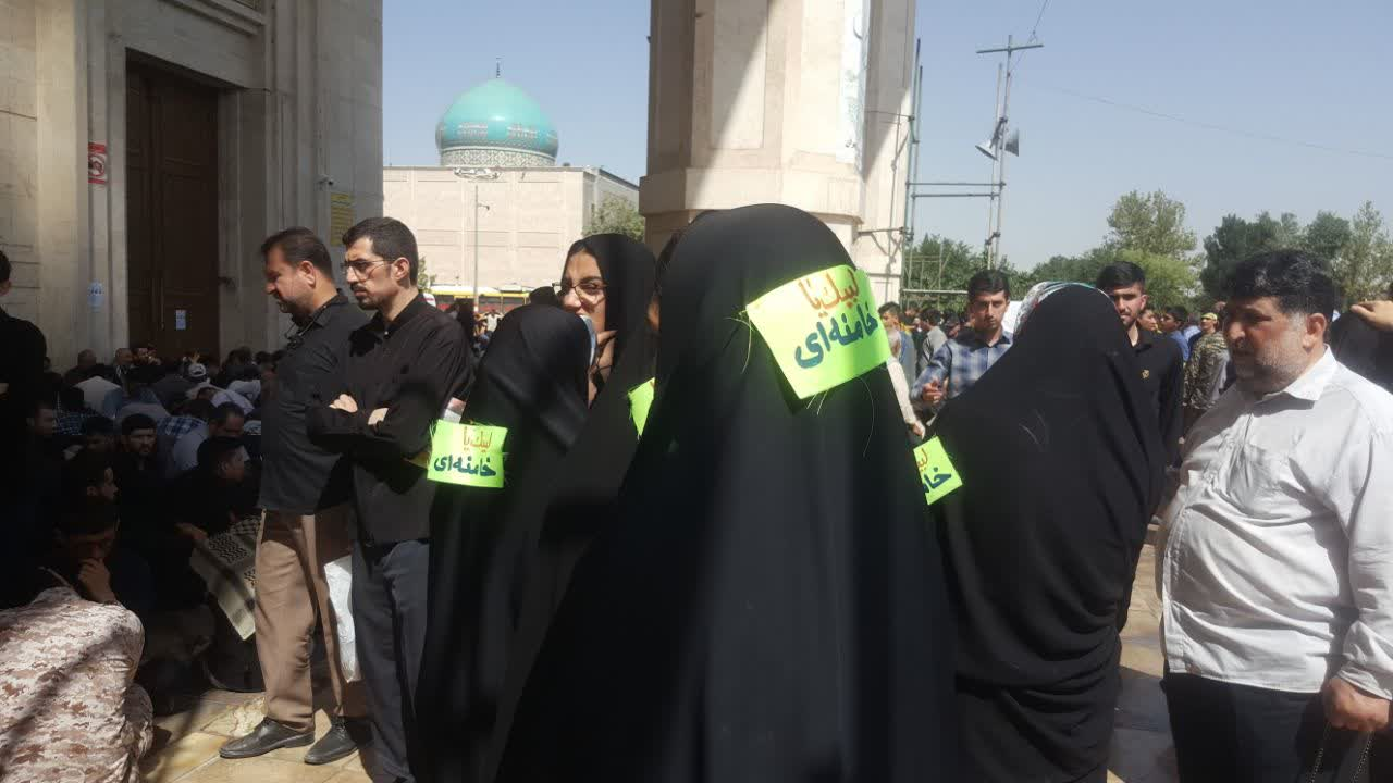 ظل گرما، رو به آفتاب و سلفی با گنبد زرین امام خمینی