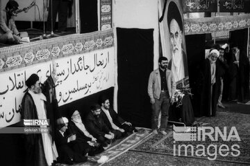 La présence du leader de la Révolution islamique à la 33 anniversaires de la triste disparition de l'Imam Khomeiny