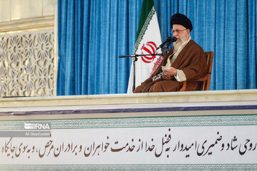 Discours du Guide suprême à l'occasion du 34ème anniversaire du décès de l'imam Khomeiny
