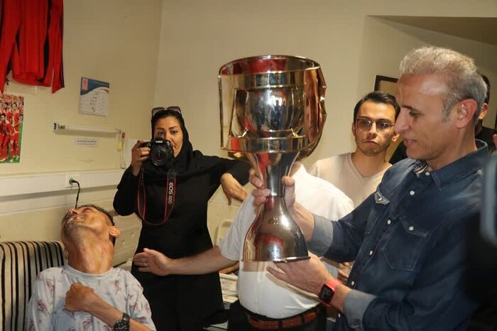 آرزوی معلول البرزی با دیدن یحیی گل محمدی برآورده شد