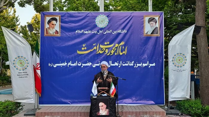 انقلاب اسلامی بزرگترین انقلاب جهان در عصر حاضر است