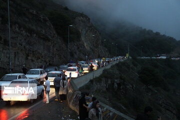 تردد از آزادراه تهران - شمال و کرج به سمت مازندران ممنوع شد/ ترافیک فوق سنگین است