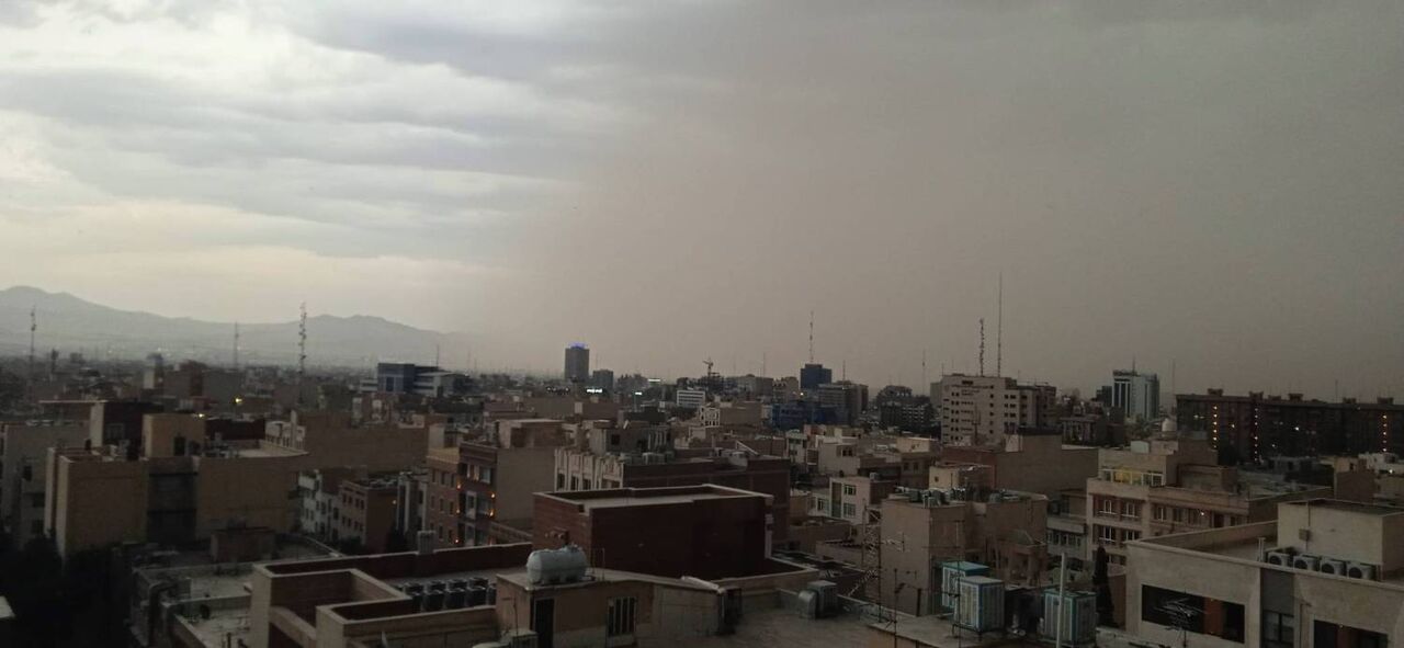 وزش باد و رگبار پراکنده در پایتخت