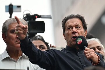 ادامه جدال سیاسی عمران خان با ارتش قوی پاکستان