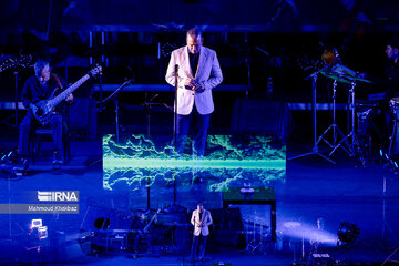 Alireza Ghorbani concert in Kish Island