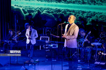 Alireza Ghorbani concert in Kish Island