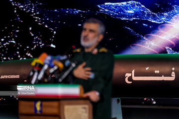 IRGC unveils home-made hypersonic missile Fattah