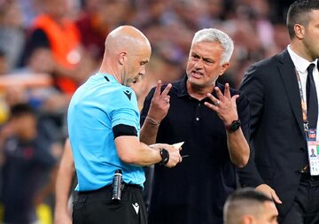 به‌رغم رفتار ساپینتویی مورینیو، یوفا از داور فینال لیگ اروپا رضایت دارد