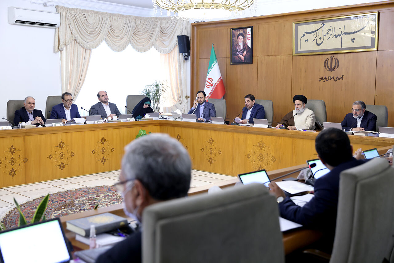 تاکید دولت سیزدهم در برنامه هفتم توسعه؛ تقویت بازگشت و نگهداشت نخبگان و فناوران