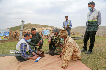 Doctors voluntarily give services to nomads in northeast Iran