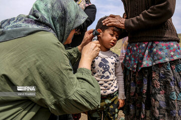 Doctors voluntarily give services to nomads in northeast Iran