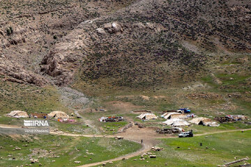 Doctors voluntarily give services to nomads in northeast Iran