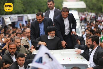 Le président Raïssi a reçu un accueil chaleureux de la population de Tabriz