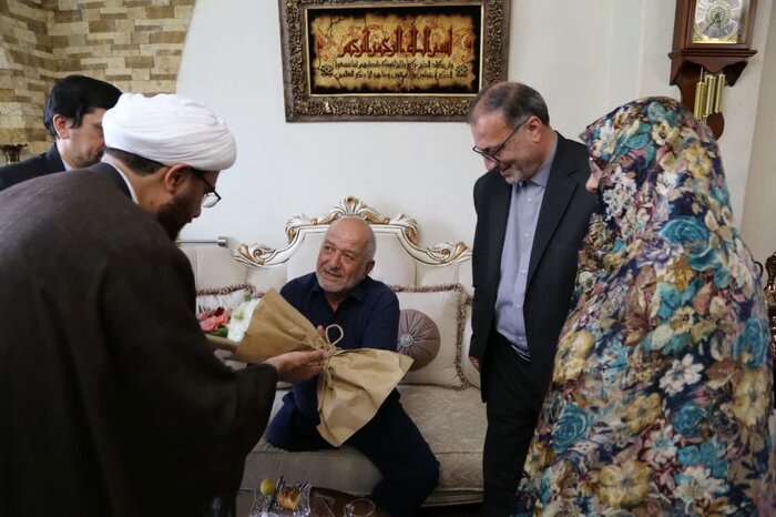 ����ابلاغ سلام آیت الله رئیسی به سه عضو جامعۀ ایثارگری تبریز