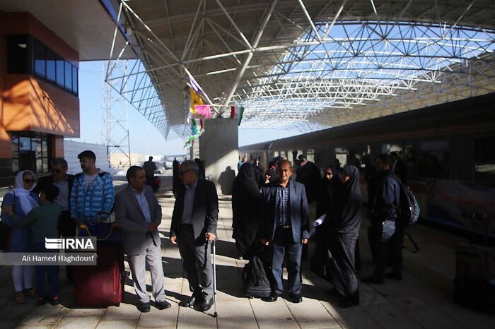 راه آهن بستان آباد - تبریز با حضور رییس جمهور به بهره برداری رسید 