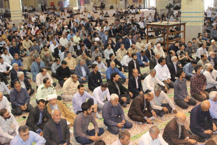 بزرگ نمایی مشکلات و چالش ها راهبرد دشمن برای القای ناامیدی در جامعه است