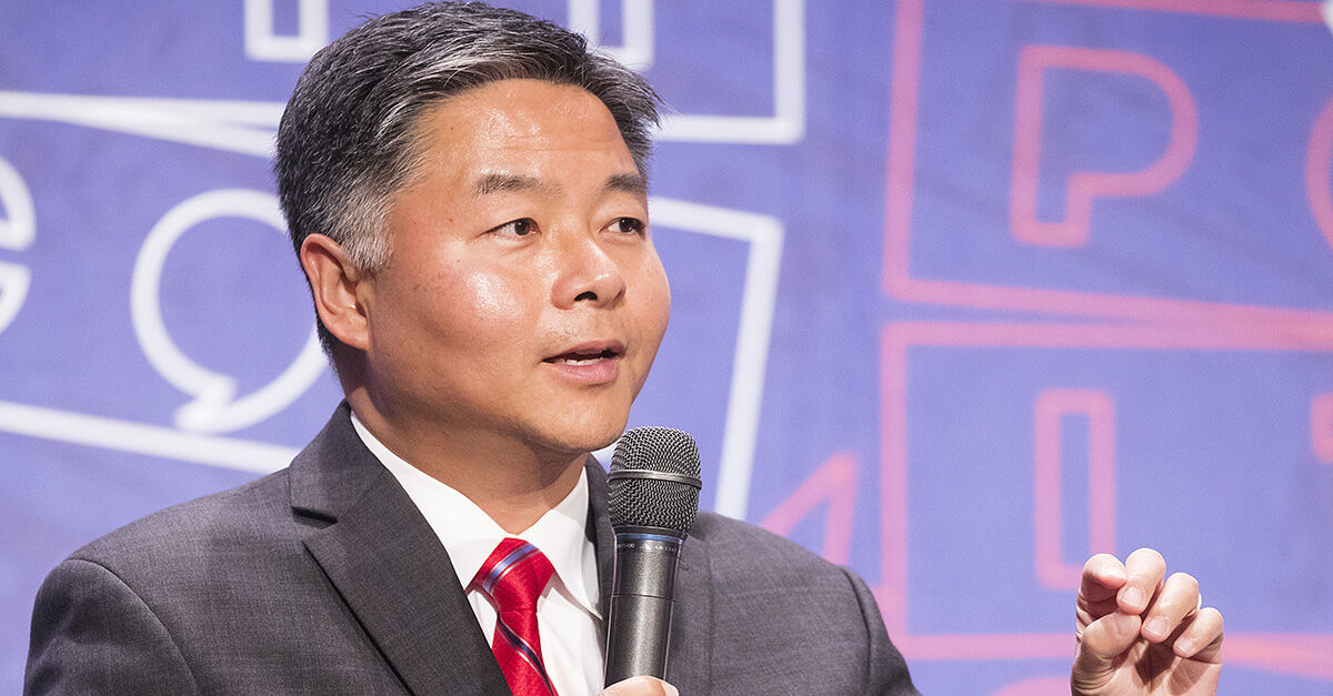 رئیس مجلس نمایندگان آمریکا: کنار ترامپ میایستم