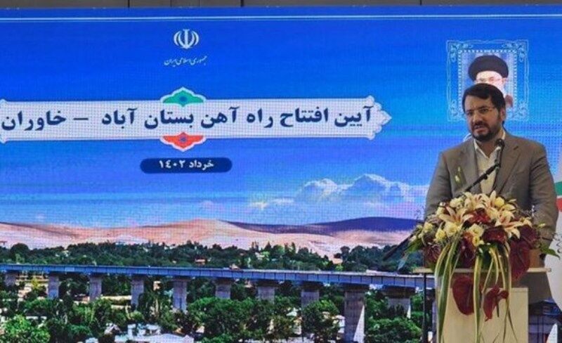 وزیر راه: مسیر ریلی خاوران - تبریز در اولویت ساخت قرار دارد