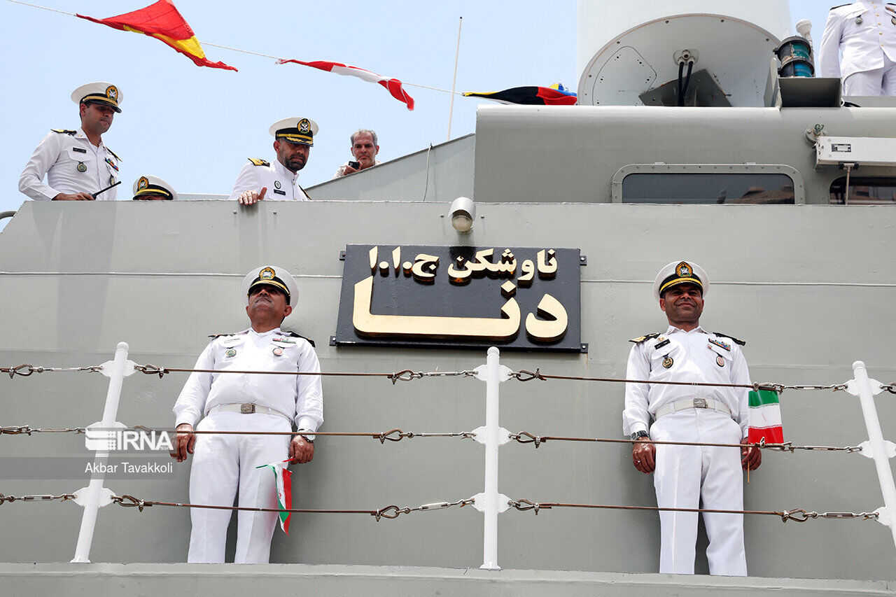 l comandante de las Fuerzas Navales del Ejército: El destructor Dena levantó la bandera del poder de Irán en el mundo