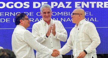 کلمبیا در مسیر صلح؛ امضای «طولانی‌ترین آتش‌بس» میان دولت و چریک‌های شورشی