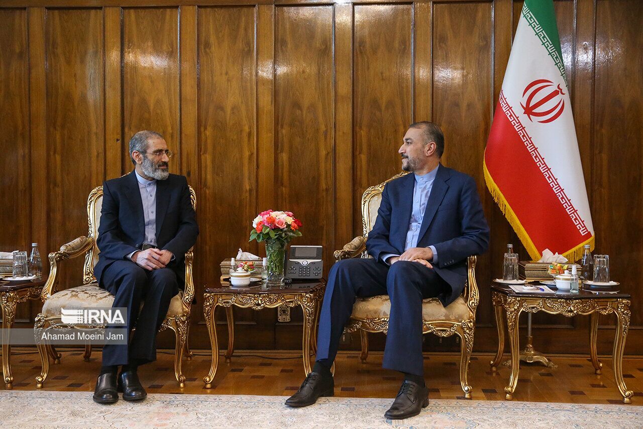  FM meets Iranian diplomat released from Belgian detention 