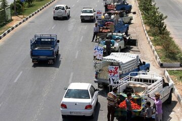 جمع آوری دستفروشان حاشیه راه‌های بوشهر آغاز شد