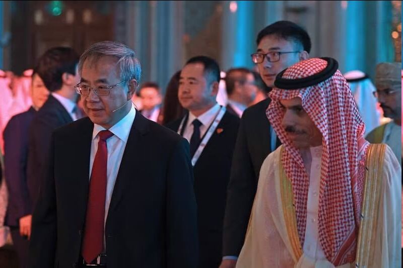 تعمیق همکاری‌های چین و عربستان، چرخش ریاض از غرب به شرق