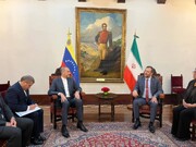 تاکید وزیران خارجه ایران و ونزوئلا بر لزوم رایزنی مستمر مقامات عالی دو کشور 