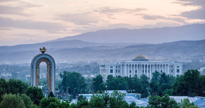 غرابت با الفبای فارسی؛ تاجیکان سردرگم در دنیای اینترنت