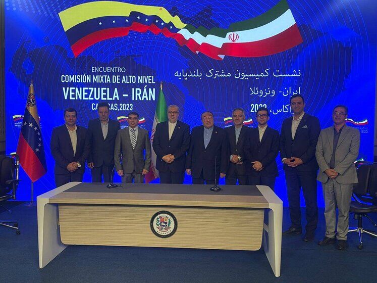 Iran und Venezuela unterzeichnen mehrere Ölverträge 