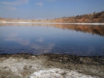 تیغ خشکسالی بر گردن حیات دریاچه بزنگان، اثر ملی خراسان