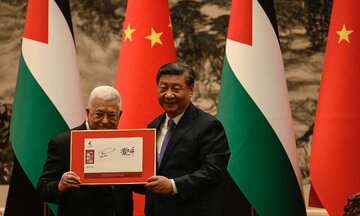 رئیس جمهوری چین با رئیس تشکیلات خودگردان فلسطین دیدار کرد+فیلم ورود محمودعباس به پکن