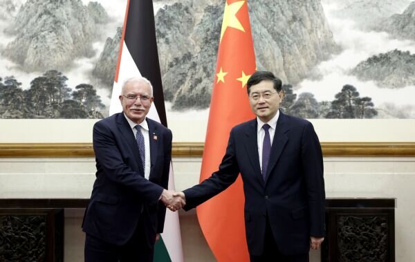 رئیس جمهوری چین با محمود عباس دیدار و گفت و گو کرد