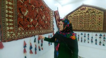 فیلم/ «حصل خانجانی» میراث‌دار گنجینه دست‌بافته‌های ترکمن