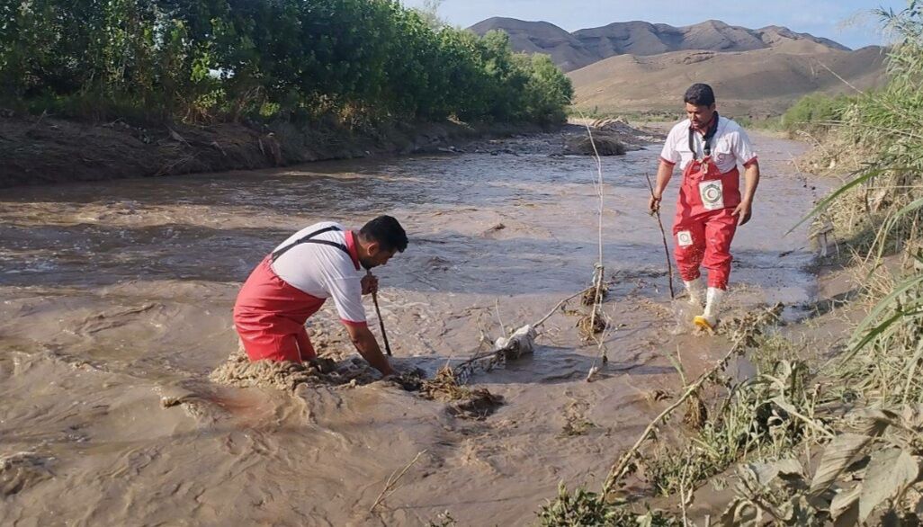 استقرار ۲ تیم تخصصی امداد و نجات کشور برای جستجوی مفقودین سیلاب جاده کرج -چالوس 