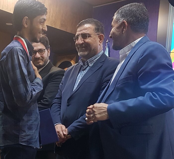 امیرآبادی: دولت با ارائه تسهیلات مانع مهاجرت نخبگان کشور شود