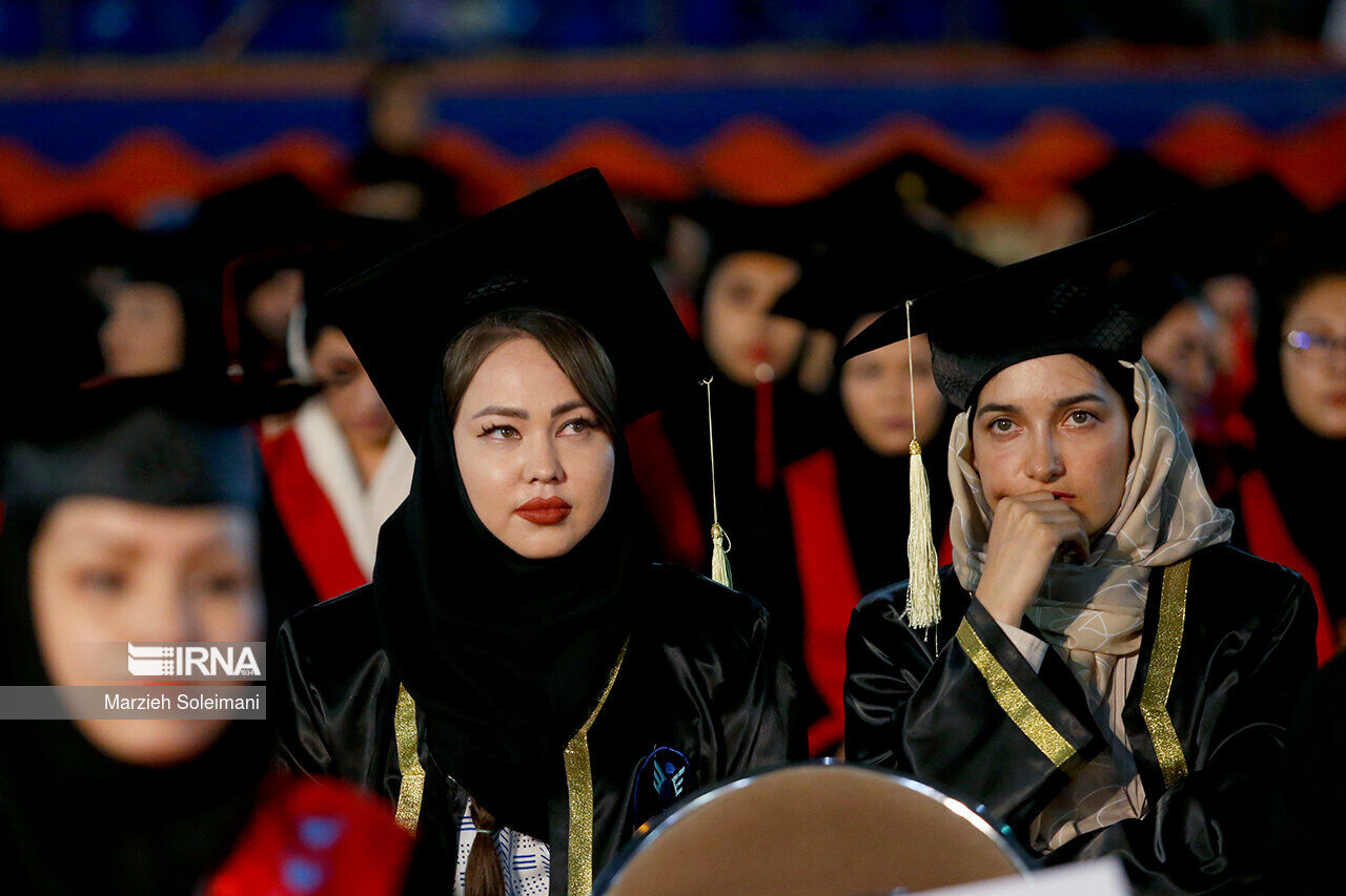 IRNA English - Graduation ceremony for int'l students at Iran's Azad ...
